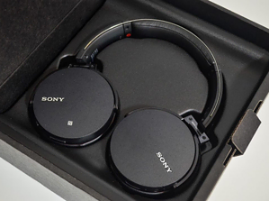 how to connect Sony Bluetooth headphones